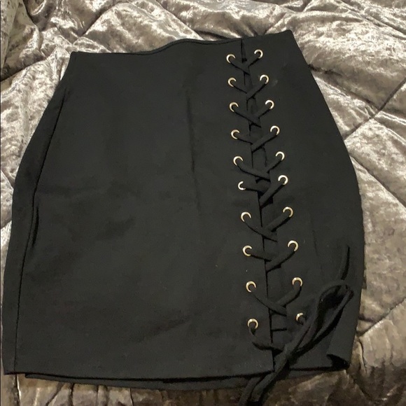 Lace up skirt - Picture 2 of 4